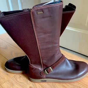 Chocolate brown 10.5 Chaco never worn boots!
